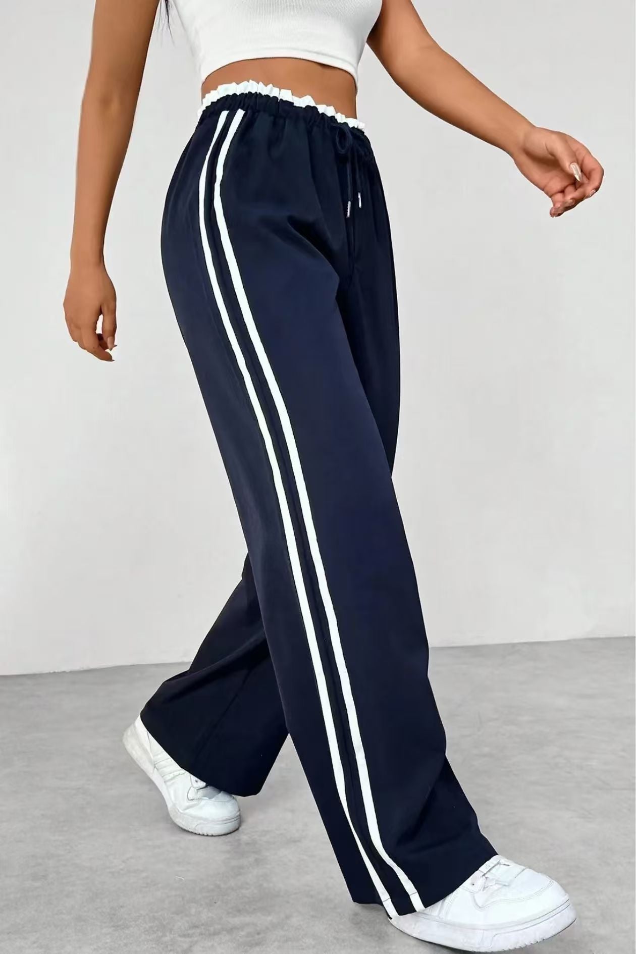 Elastic high-waisted flowy women's wide-leg sports pants